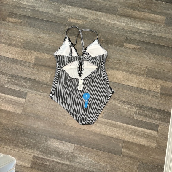 Women’s Cupshe 1X Bathing Suit - Never Worn - Picture 3 of 3